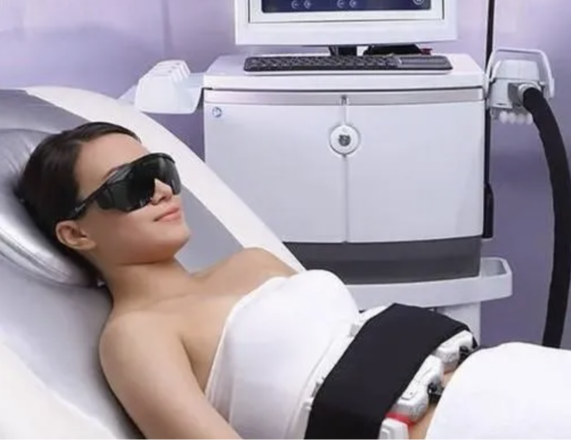 Laser Lipo body sculpting treatment for men and golfers